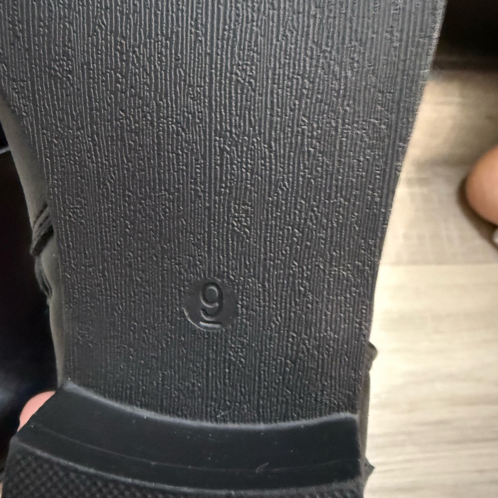 Journee Collection Black Ankle Boots - Picture 5 of 6